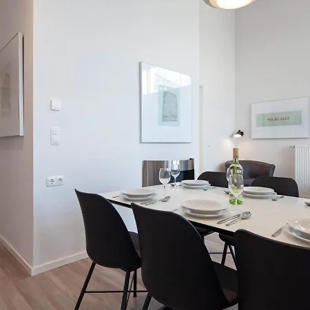 Three-bedroom In 7 *