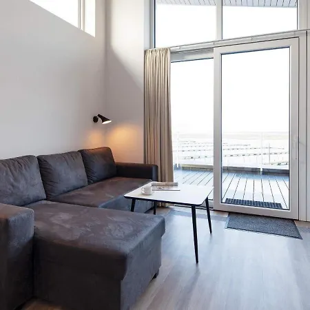 Apartment Three-bedroom In 7 *